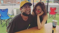  Makan bersama Kei Lim, Teaeyon lagi-lagi memamerkan wajah juteknya. Lirikan matanya terlihat sangat tajam. Foto: Instagram taeyeon _ss