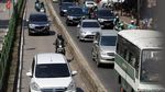 Terlalu, Aksi Nekat Pengguna Jalan Terobos Jalur Busway