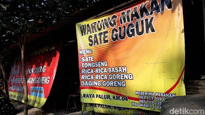 Warung makan sate daging anjing di Karanganyar, Jawa Tengah, (19/6/2019).
