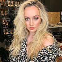 Simone tampil sebagai model sampul Majalah Playboy pada 2015. Ia sendiri merupakan jebolan ajang pencarian model Australias Next Top Model yang diikutinya pada 2011. Foto: Instagram/@moannn