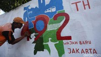 Walaupun sederhana, desain mural tersebut sanggup mempercantik jalanan Ibu Kota.