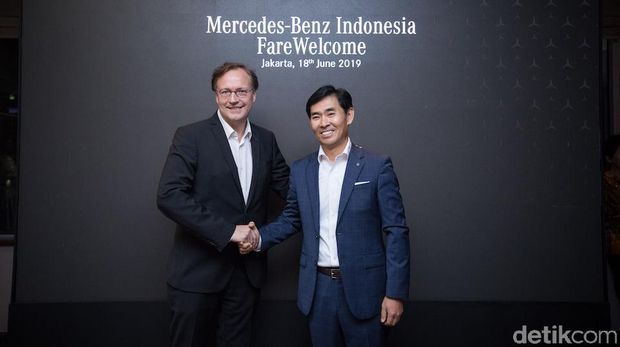Roelof Lamberts dan Choi Duk Jun