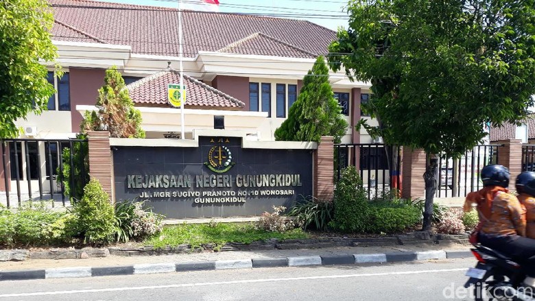 Lagi, 4 Eks Anggota DPRD Gunungkidul Dieksekusi Terkait Korupsi Tunjangan Lagi, 4 Eks Anggota DPRD Gunungkidul Dieksekusi Terkait Korupsi Tunjangan