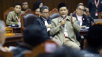 Agus Maksum menjadi salah satu saksi yang dihadirkan oleh Tim hukum Prabowo Subianto-Sandiaga Uno dalam sidang lanjutan sengketa Pilpres 2019 di Mahkamah Konstitusi, Jakarta, Rabu (19/6/2019).
