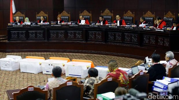  Sidang gugatan sengketa Pilpres 2019 di MK. 