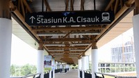 Stasiun Cisauk melayani KRL Commuter Line rute Stasiun Tanah Abang-Rangkas Bitung. 