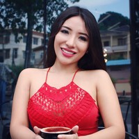 Kepada New York Times, Mwe San mengaku sejak awal memang tidak terlalu ingin jadi dokter. Profesi itu hanyalah keinginan orangtuanya. Foto: Instagram @nangmwesan