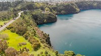 Danau ini mendapat julukan danau terjenih di dunia karena pandangan mata bisa menembus hingga puluhan meter ke dasar danau tanpa alat bantu. (iStock)