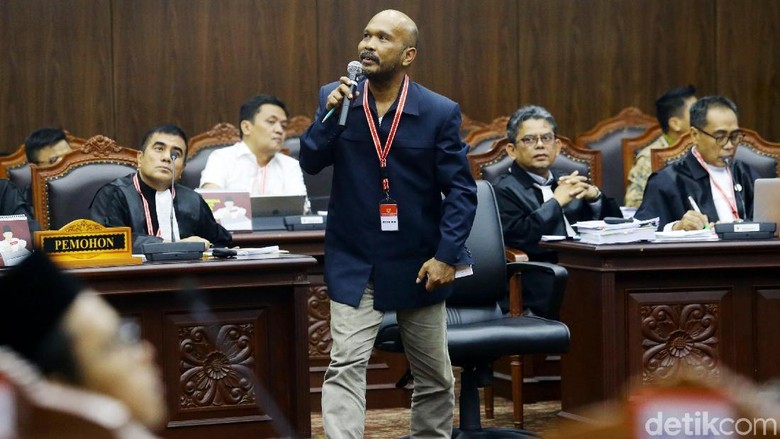 Saksi Ungkit NIK Siluman-Rekayasa di Bogor-Sulsel, KPU: Tahu Pemenang di Situ? Saksi Ungkit NIK Siluman-Rekayasa di Bogor-Sulsel, KPU: Tahu Pemenang di Situ?