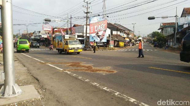 Ayah, Ibu dan Anak Tewas Terlindas Kontainer di Ciamis