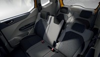 Jok baris kedua dan ketiga. Mobil sangat lega untuk 7 orang, ada leg room yang luas untuk penumpang di baris kedua dan ketiga. Foto: Dok. Renault