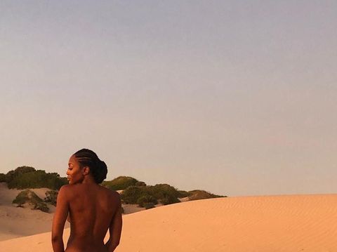 Naomi Campbell Pemotretan Tanpa Busana di Usia 49 