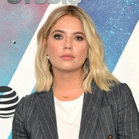 Ashley Benson adalah artis asal Amerika Serikat yang populer membintangi serial Pretty Little Liars. Wanita 29 tahun itu telah membintangi serial tersebut sejak tahun 2010 sampai 2017.  Foto: dok. Getty Images