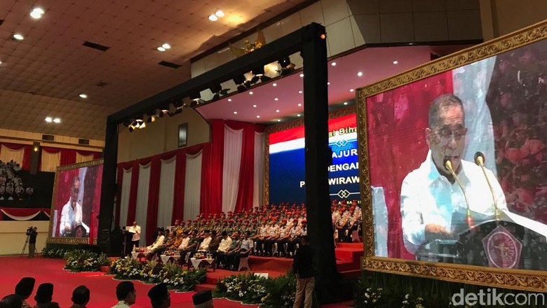 Halalbihalal di Mabes TNI, Menhan Prihatin Ada Prajurit Tak Setuju Pancasila Halalbihalal di Mabes TNI, Menhan Prihatin Ada Prajurit Tak Setuju Pancasila