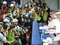 Potret Demonstran Hong Kong yang Tertib dan Jaga Kebersihan