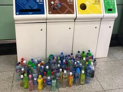 Potret Demonstran Hong Kong yang Tertib dan Jaga Kebersihan