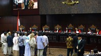 Tim hukum Prabowo-Sandiaga menghadirkan 15 saksi dan 2 saksi ahli dalam sidang lanjutan sengketa Pilpres 2019 di MK.