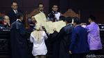 Saksi Prabowo Bawa Amplop Coklat di Sidang Sengketa Pilpres