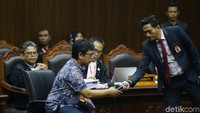 Saksi Prabowo ini juga mempersoalkan kinerja penginput data dan verifikator. 