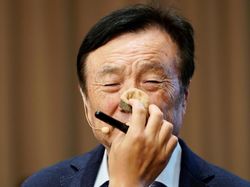 Tawa Lebar Pendiri Huawei di Tengah Kesulitan