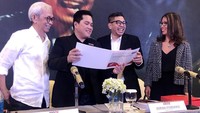 RUPS Tahunan PT Mahaka Radio Integra Tbk yang diselenggarakan di Hotel Pullman, Jakarta ini dipimpin oleh Erick Thohir selaku Komisaris Utama, dihadiri oleh Komisaris Independen Krisna Wijaya dan juga jajaran Direksi yaitu Adrian Syarkawie (Direktur Utama) dan Natalina Sindhikara (Direktur & Sekretaris Perusahaan) sebagai pembicara. Foto: dok. MARI