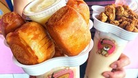 Kalau suka minum bubble tea sambil ngemil camilan gurih, penyajian bubble tea ini pas buat kamu. Selain memudahkan, tampilannya juga sangat kekinian. Foto: Instagram bobaliciousla 