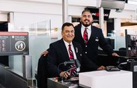 Staff customer service British Airways, Ashok (ayah) dan Vishal Sharma (dok British Airways)