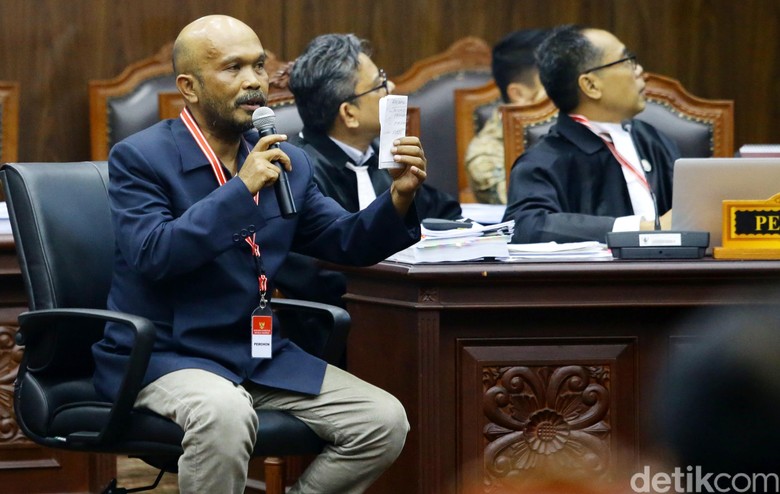Saksi Prabowo Izin ke Kamar Kecil, Sidang MK Diskors 5 Menit Saksi Prabowo Izin ke Kamar Kecil, Sidang MK Diskors 5 Menit