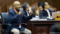 Sedangkan pasangan Jokowi-Maruf hanya meraih 2.117.591 suara. 