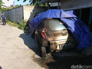 Mobil Terbakar Misterius di Solo, Polisi Amankan Jeriken Bensin