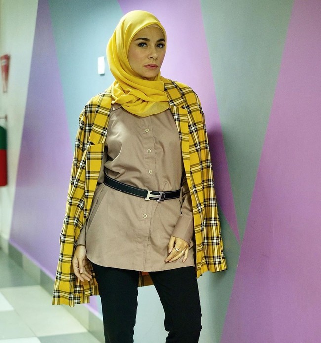 Meisya Siregar memutuskan untuk konsisten berhijab ketika 10 hari menjelang Idul Fitri. Meisya mengatakan sebenarnya pun keinginan berhijab sudah ada pada dirinya sejak delapan tahun lalu. Foto: Instagram @ meisya__siregar