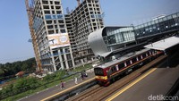 Gedung baru stasiun Cisauk yang terintegrasi Intermoda BSD City telah beroperasi pada 1 Februari 2019 lalu. 