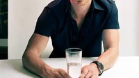 Michael Fassbender merupakan aktor keturunan Jerman dan Irlandia, yang terkenal dengan perannya sebagai Magneto di serial X-Men. Dalam beberapa kesempatan Michael sering mengabadikan momen kulinerannya yang seru. Foto: Hollywood Life/Istimewa