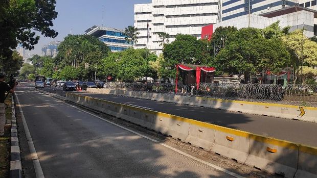 Kendaraan masih bisa melintas saat sidang di MK telah digelar.