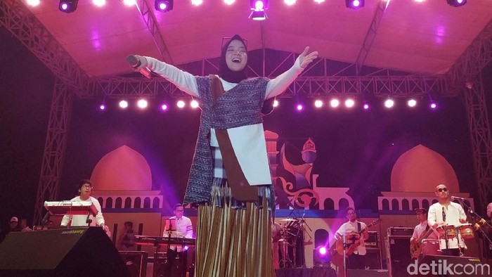 Konser Sabyan Gambus di Aceh.