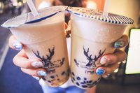 Rela Antre Berjam-jam Beli Bubble Tea, Gambarkan Orang Tak Percaya Diri 
