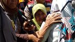 Begini Reaksi Warga Saat Bertemu Jokowi di Surabaya