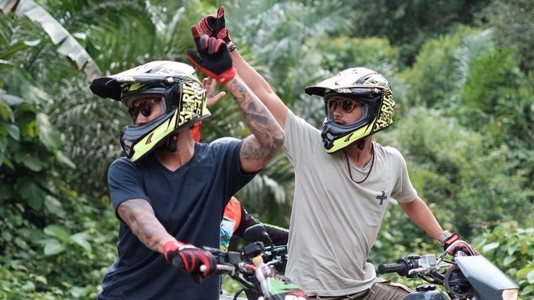 Naik motor trail di Luwu Utara (My Trip My Adventure) Naik motor trail di Luwu Utara (My Trip My Adventure)
