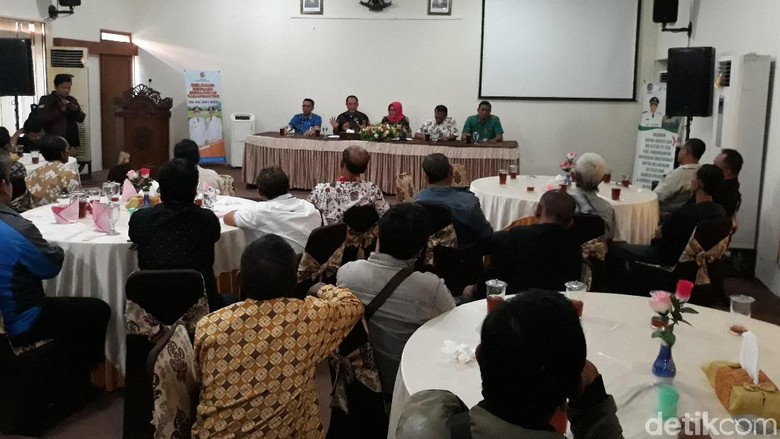 Bupati Karanganyar Tutup Warung Daging Anjing: Bukan Soal Agama Bupati Karanganyar Tutup Warung Daging Anjing: Bukan Soal Agama