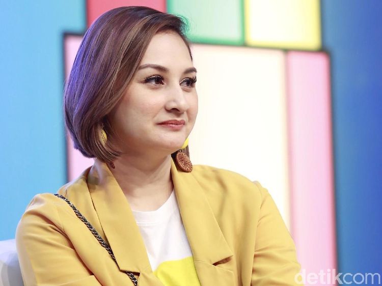 Dear Kesha! Ini Pesan dari Mona Ratuliu