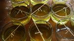 Kreatif! Botol Bekas Disulap Jadi Tempat Lampu dan Lilin