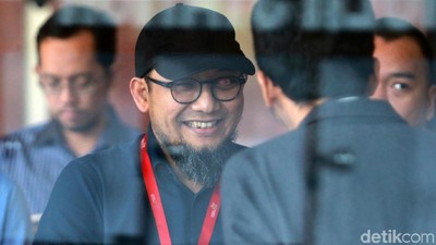 Novel Baswedan Diperiksa Terkait Teror Penyiraman Air Keras