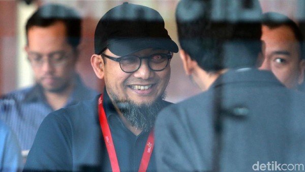 Novel Baswedan Diperiksa Terkait Teror Penyiraman Air Keras