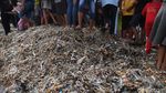 Begini Penampakan Sampah Impor yang Menggunung di Mojokerto