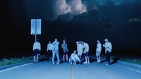 Namun saat berganti malam, suasana menjadi sangat mencekam. Dok. YouTube/jypentertainment