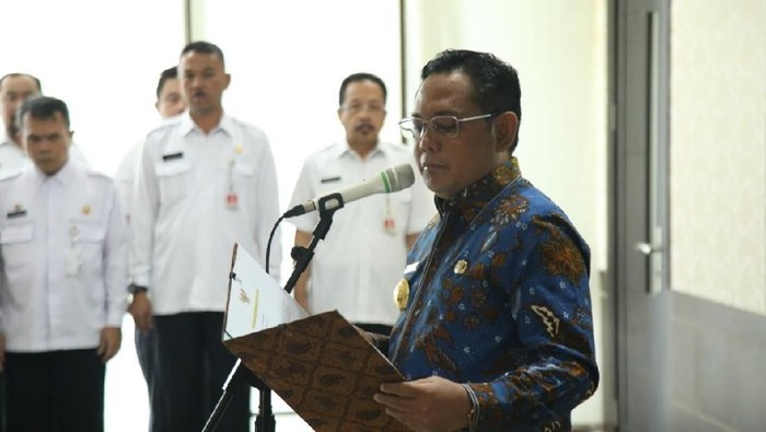 Bupati Eka Supri Atmaja Melantik 22 Pejabat Pemkab