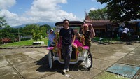 Terdapat beberapa spot foto yang disediakan pengelola. Seperti latar sayap malaikat, spot dapur, payung dan papan nama Pasar Van der Capellen. (Syanti/detikcom)