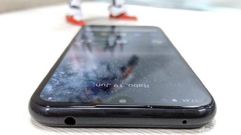 Bagian atasnya terdapat port jack audio 3,5 mm. Foto: Adi Fida Rahman/detikINET