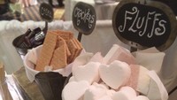 Kafe dengan nama Toast Mallow ini ada di Arizona. Sejak kemunculannya di tahun 2014, kafe sudah ramai disambangi karena menawarkan aneka sajian marshmallow yang menarik. Foto: instagram @toasted.mallow