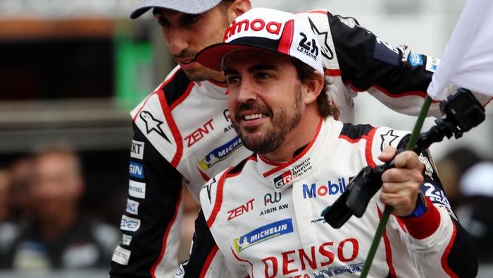 Fernando Alonso membuka kemungkinan untuk kembali ke Formula One (Foto: Ker Robertson/Getty Images)